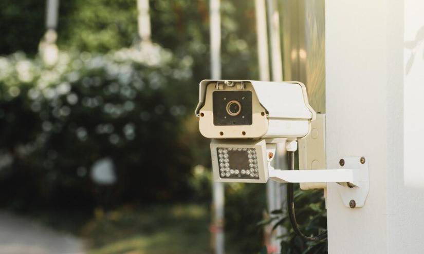 Tener sexo en lugares públicos no es delito en Ecuador, sino contravención, pero difundir videos íntimos sí lo es Tener sexo en lugares públicos no es delito en Ecuador, sino contravención, pero difundir videos íntimos sí lo es