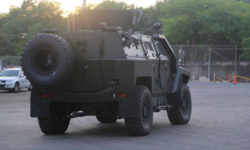 Imagen del vehículo Cobra II, uno de los automotores blindados que llegaron al país para combatir al crimen.