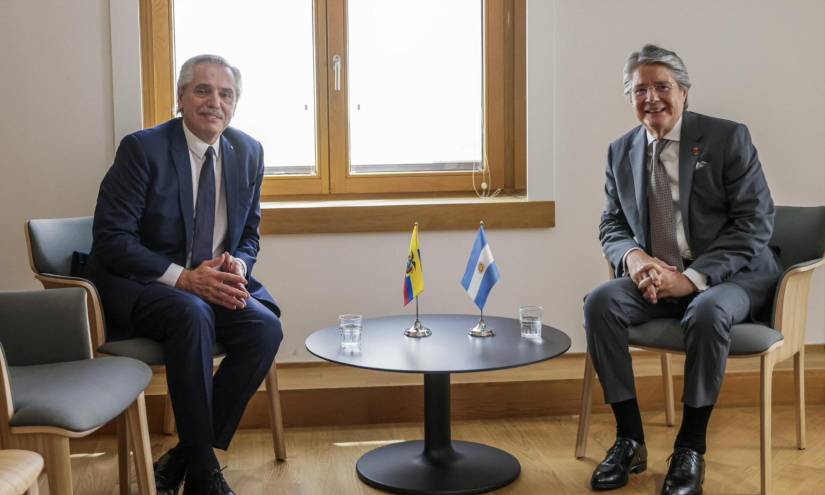 Alberto Fernández y Guillermo Lasso en una reunión bilateral.