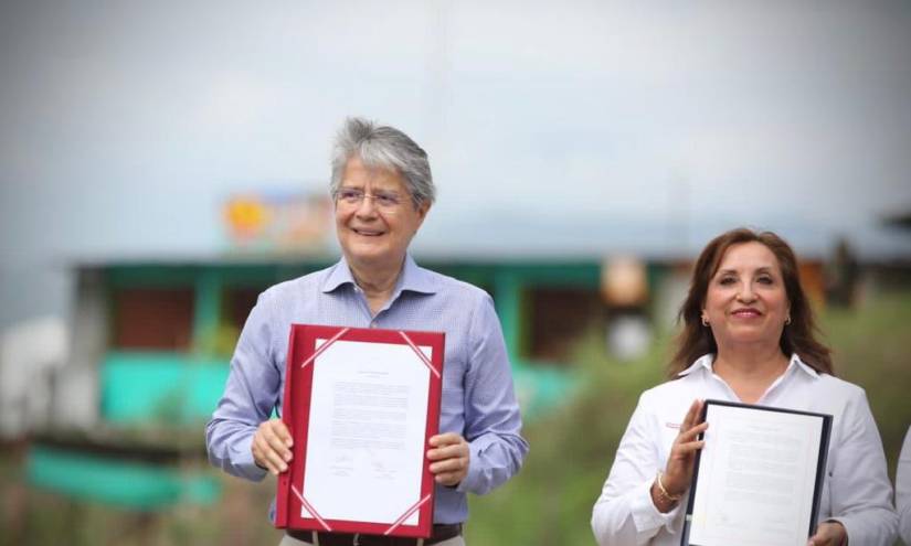 Guillermo Lasso, presidente de Ecuado, y Dina Boluarte, presidenta de Perú.