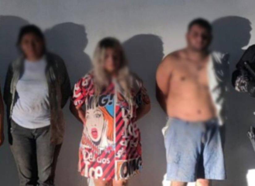 Imagen de tres secuestradores capturados por la Policía Nacional, en Quevedo, Los Ríos.