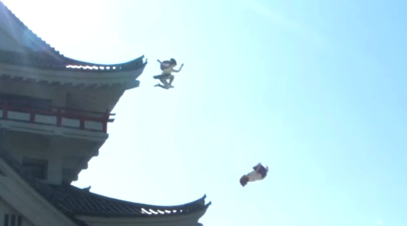 (VIDEO) Las peligrosas acrobacias ninjas de alumnas japonesas
