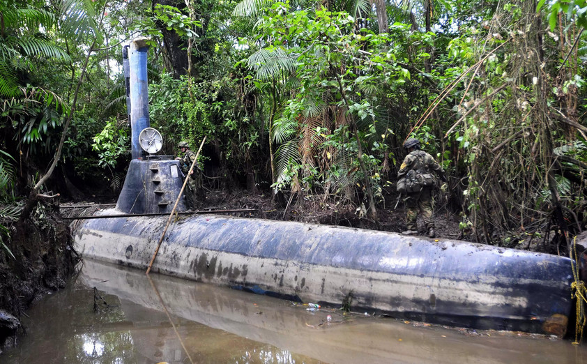 Hallan narcosubmarino supuestamente de las FARC en frontera Colombia-Ecuador