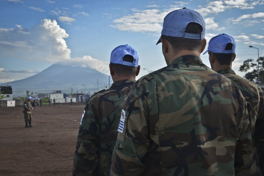 Mueren 15 soldados de la ONU por ataque a su base en Congo