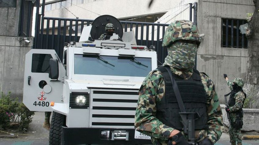 Hallan fosa clandestina con 10 cuerpos en occidente de México