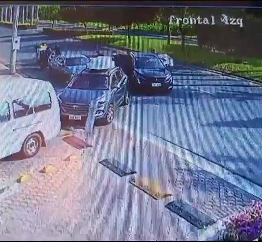 Imagen de un vídeo en el que se observa un intento de secuestro en la tarde del sábado 3 de mayo en La Aurora, Daule.