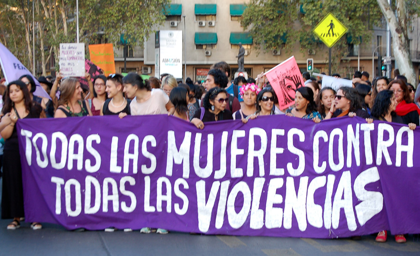 Estudian videos de violación grupal a chilena