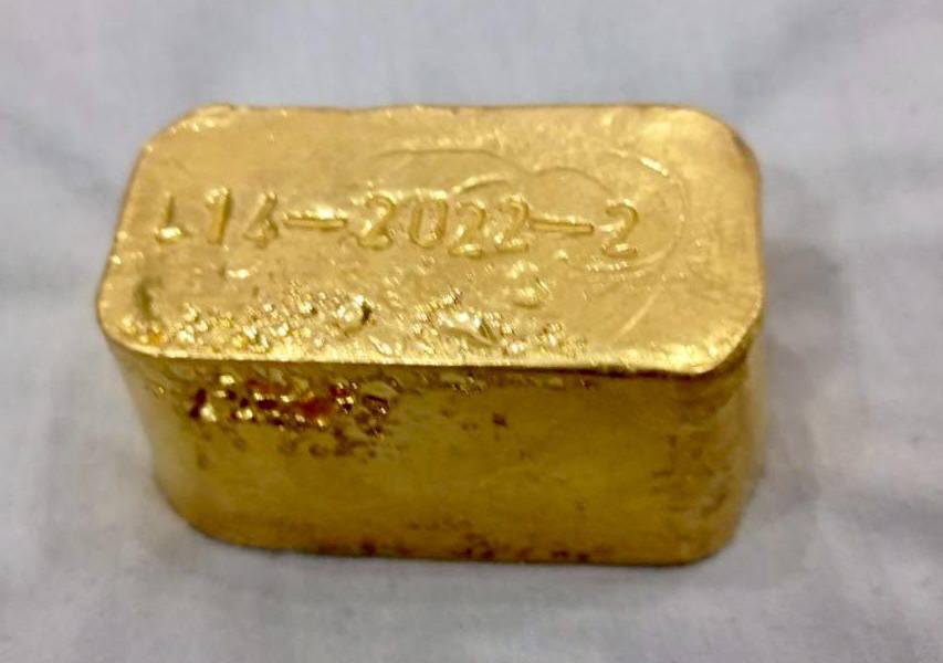 100 000 dólares, un lingote de oro y 14 detenidos tras operativo por delincuencia organizada en Manabí