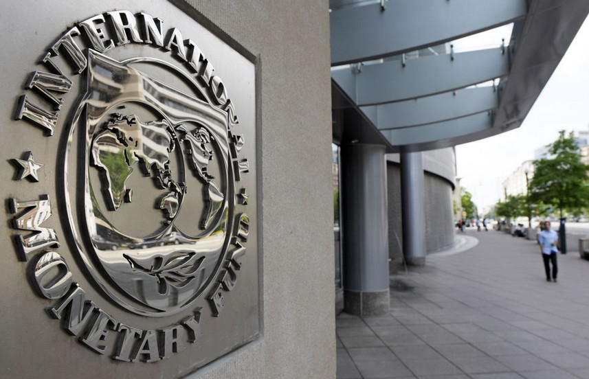 FMI advierte sobre déficit y peores condiciones externas para Ecuador