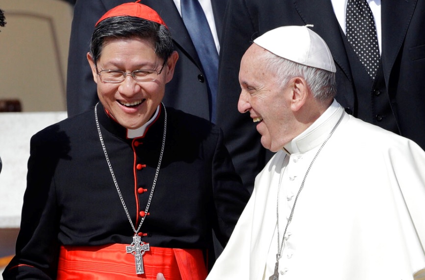 El papa Francisco vigilado tras reunión con cardenal con COVID-19