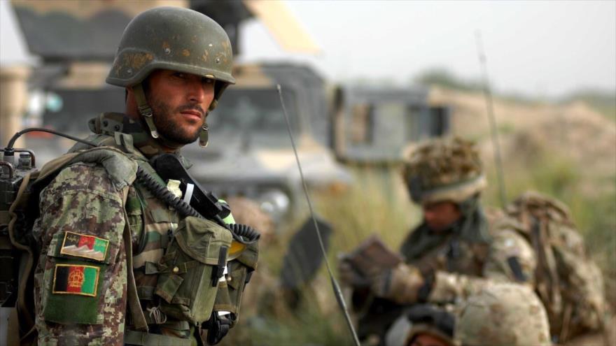 Los talibanes matan a 13 viajeros y secuestran a otros 200 en Afganistán