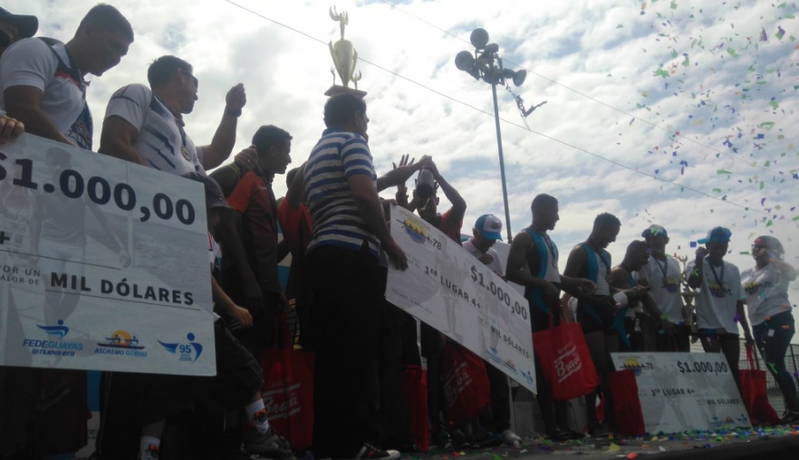 Los marinos ganan la edición 78 de la regata Guayaquil-Posorja