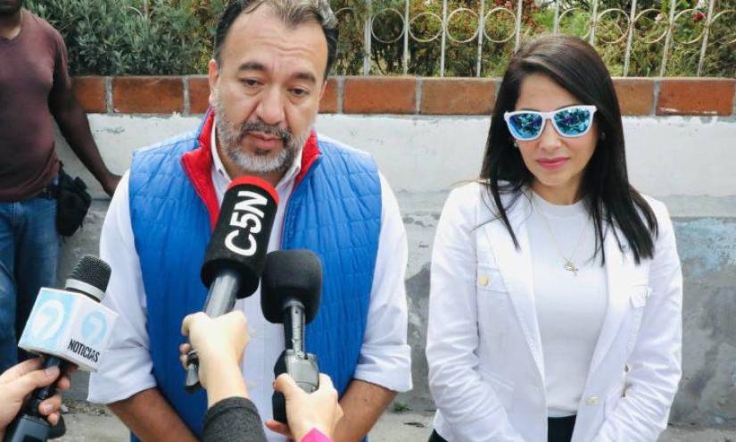 El alcalde de Quito Pabel Muñoz y la candidata presidencial del correísmo Luisa González en época de campaña electoral.