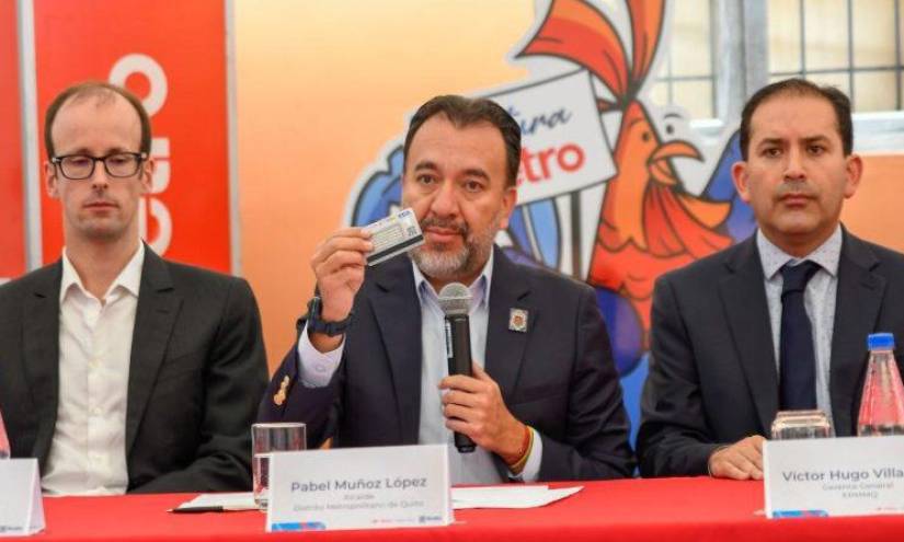 El alcalde Pabel Muñoz anunció que el Metro operará desde el 1 de diciembre.