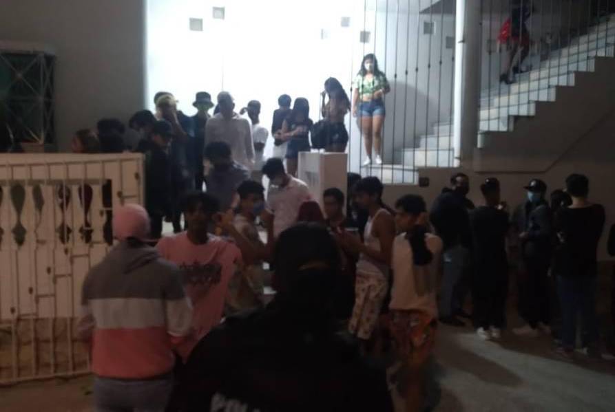 Intervienen fiesta clandestina, con más de 50 menores de edad en Cuenca