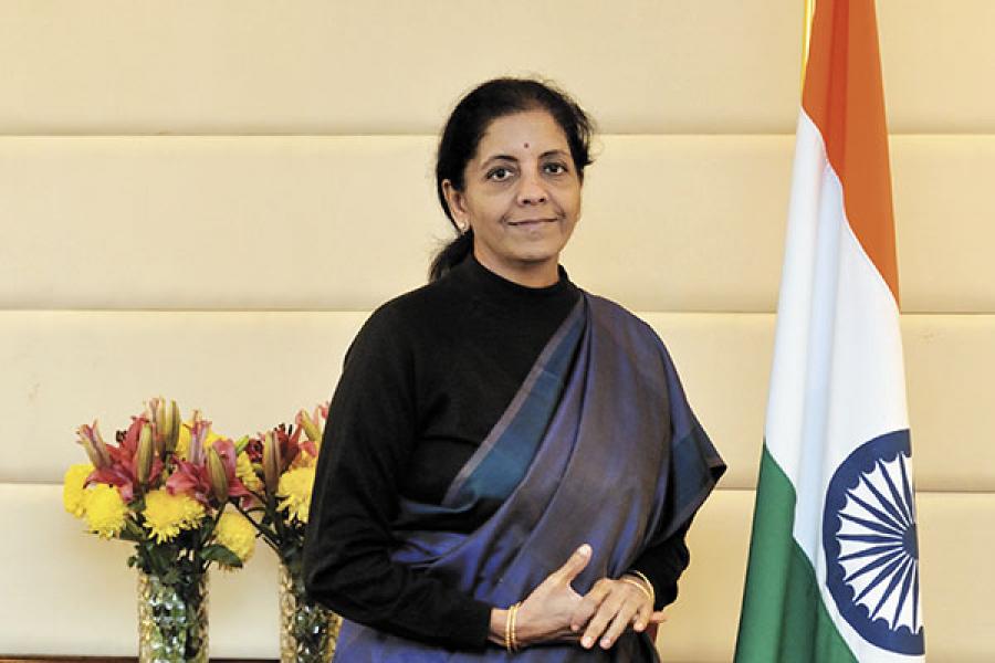 India nombra por primera vez a una mujer ministra de Defensa: Nirmala Sitharman