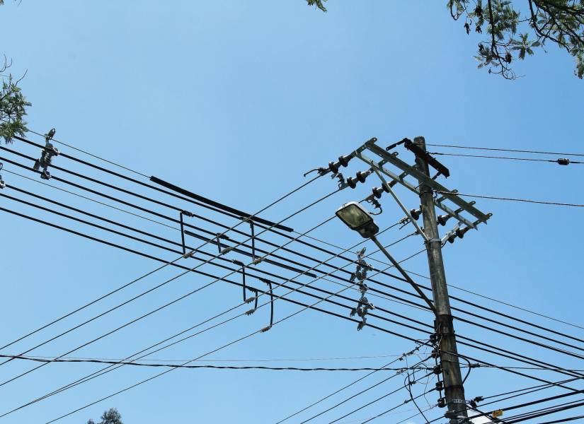 Imagen referencial de un poste de electricidad.