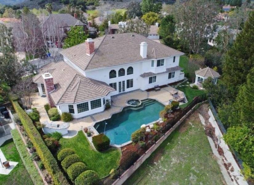 Así lucía la vivienda que Guillermo del Toro debió evacuar en Los Ángeles. Así lucía la vivienda que Guillermo del Toro debió evacuar en Los Ángeles.