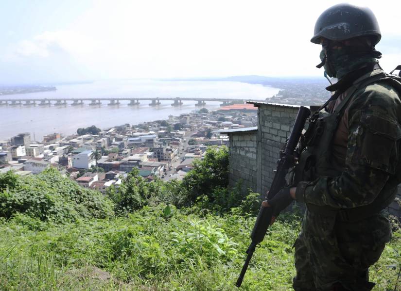 El comando conjunto de las Fuerzas Armadas, recorrió el cerro de Las Cabras para mitigar el accionar delincuencial que atemoriza a los ciudadanos.