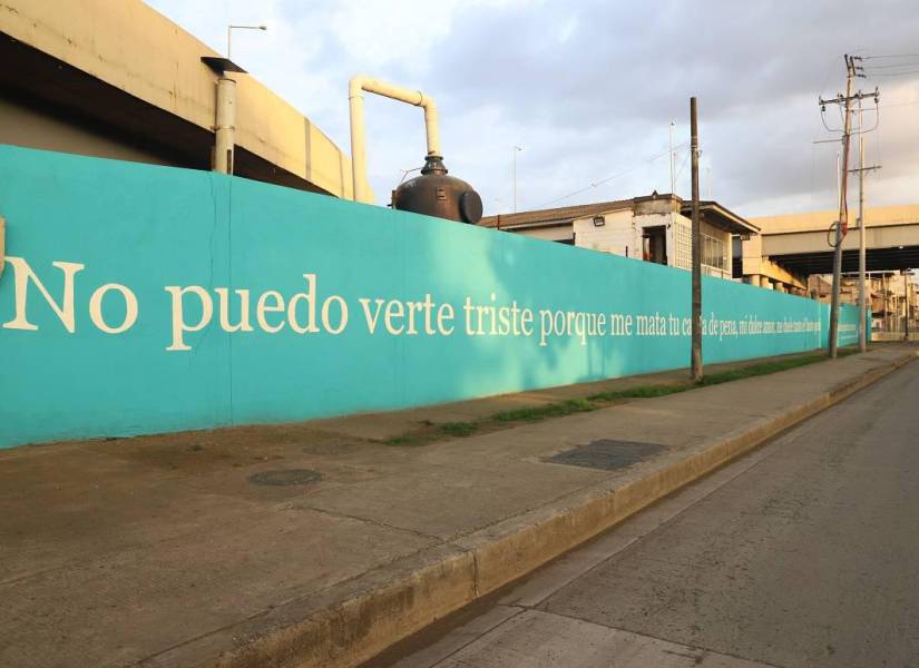 Frases pintadas en paredes motivaron una investigación contra la alcaldesa Cynthia Viteri. Imagen de diario El Universo.