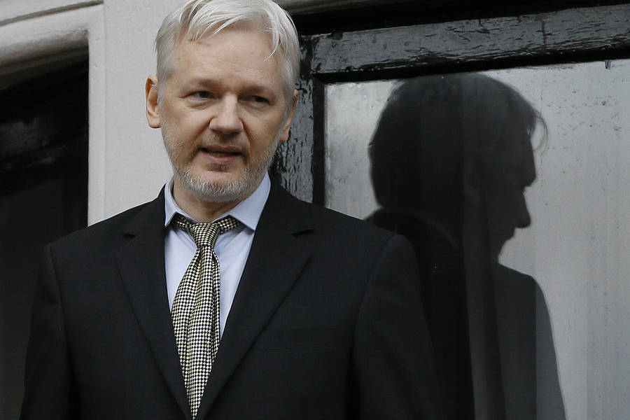 Fiscalía sueca pide mantener la orden de detención contra Assange