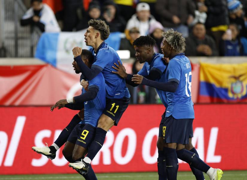 Jeremy Sarmiento (11) dio la asistencia para el gol de John Yeboah (9) que abrió el marcador de Ecuador ante Guatemala.