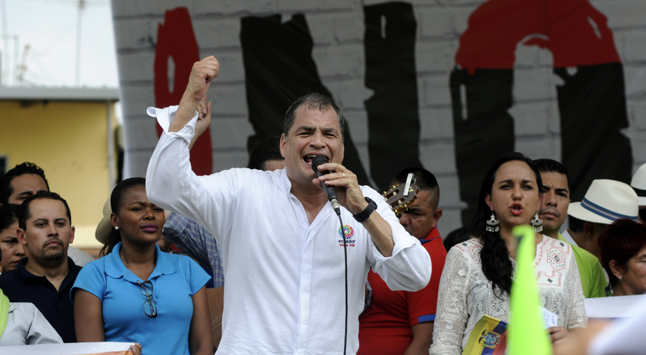 Referendo decide futuro de Correa por pregunta de supresión de la reelección