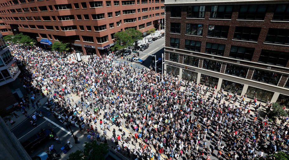 Crece tensión racial en EEUU tras multitudinaria marcha en Boston