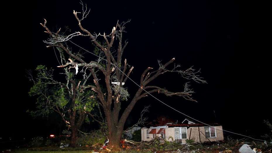 Un fuerte tornado causa muertos y heridos en Texas, Estados Unidos