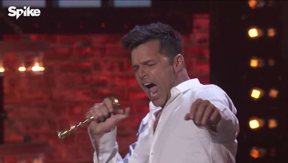 El cantante Ricky Martin imita en calzoncillos a Tom Cruise