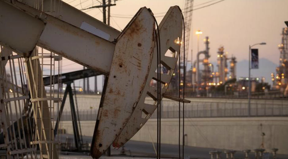 El petróleo logra nueva alza en Nueva York apostando al reequilibrio