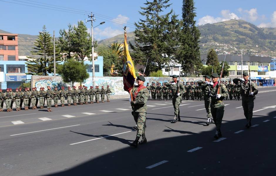 Quito celebró el día del Escudo en la Tribuna Sur