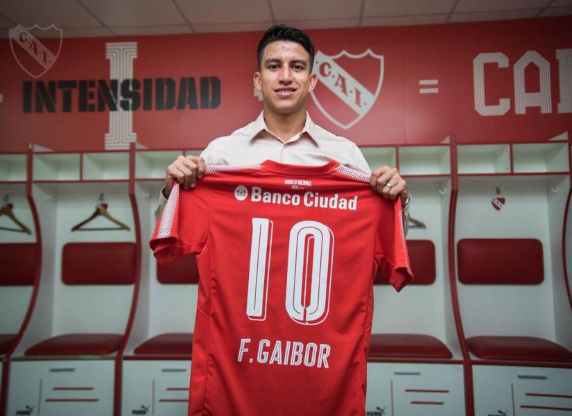 Fernando Gaibor en su presentación con Independiente de Avellaneda