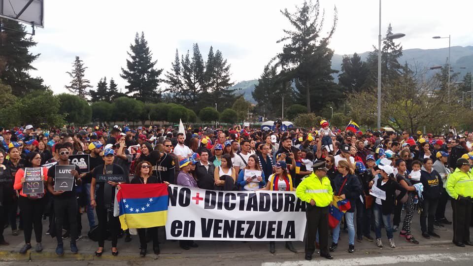 Grupo de venezolanos en Ecuador rechaza visita de Nicolás Maduro al país