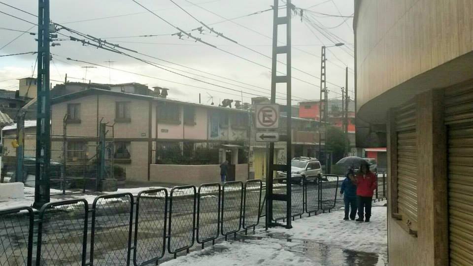 Centro y sur de Quito se llenaron de granizo en San Valentín