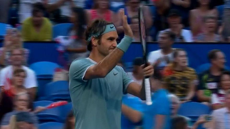 Federer regresa con triunfo tras seis meses de ausencia