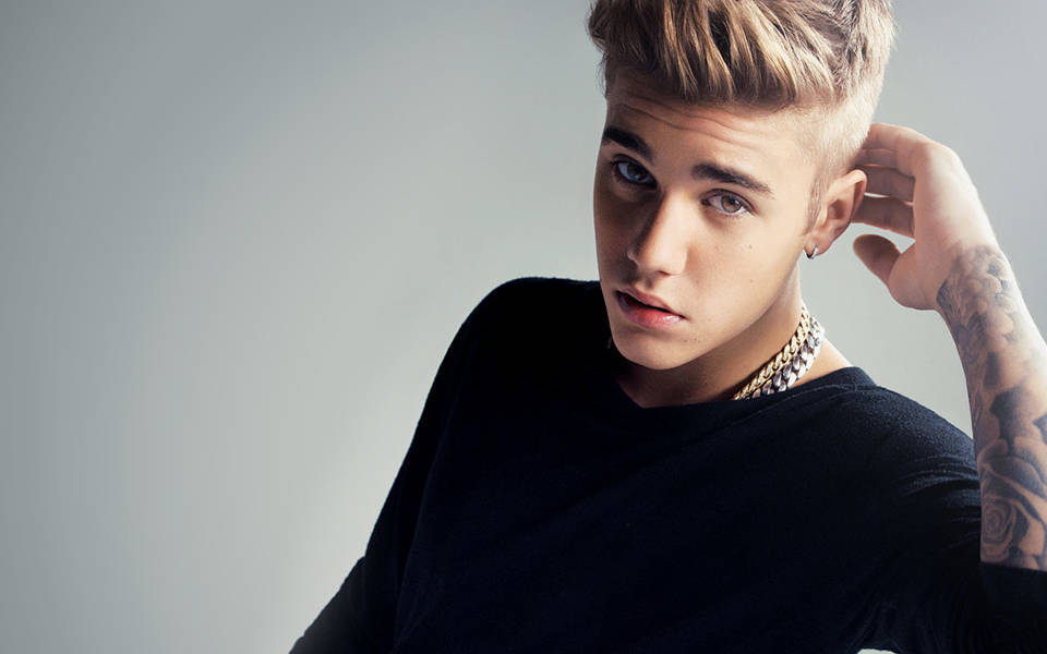Justin Bieber envió a un fotógrafo al hospital tras golpearlo con el auto