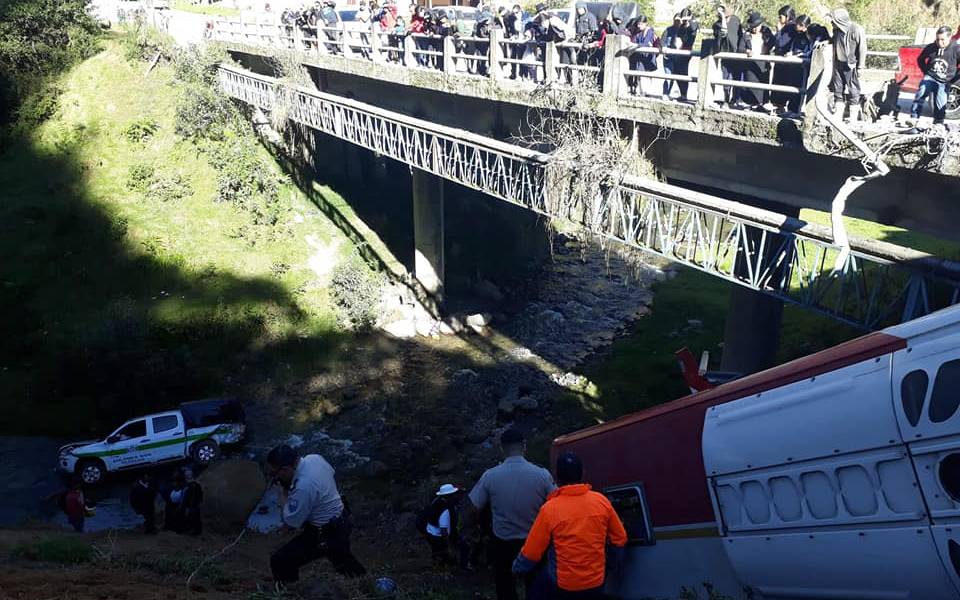 Accidente de tránsito en Loja provoca 23 heridos
