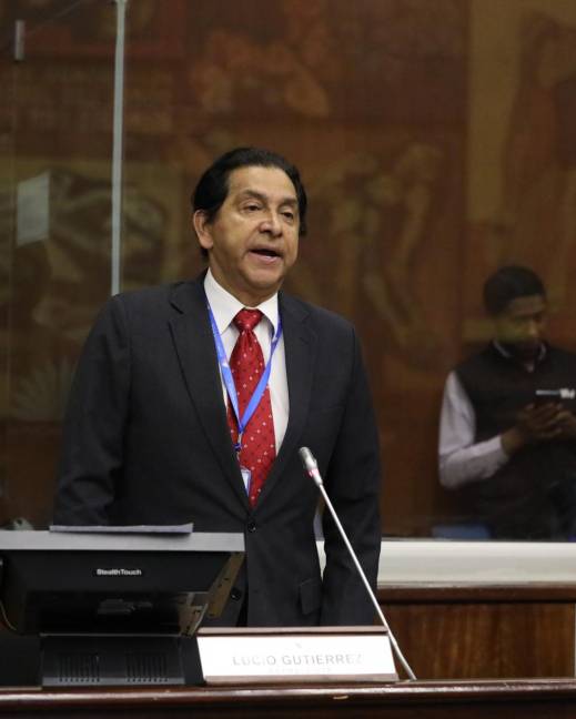 Lucio Gutiérrez en el Pleno de la Asamblea.