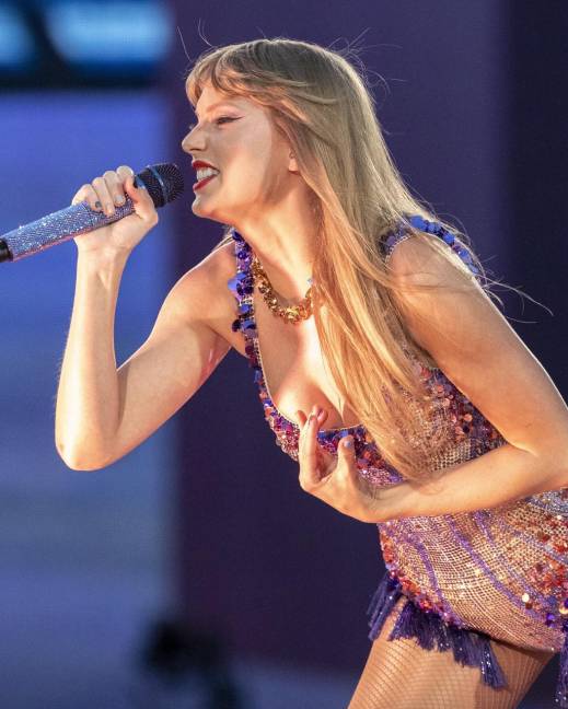 Foto de archivo de la cantante estadounidense Taylor Swift actuando durante su gira 'The Eras Tour'.