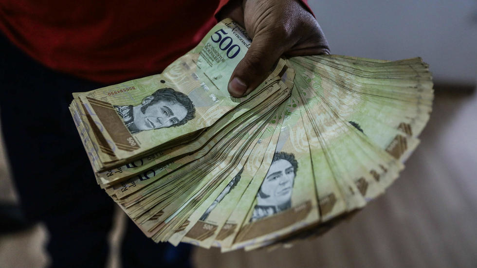 Venezuela aumenta salario mínimo en 30%