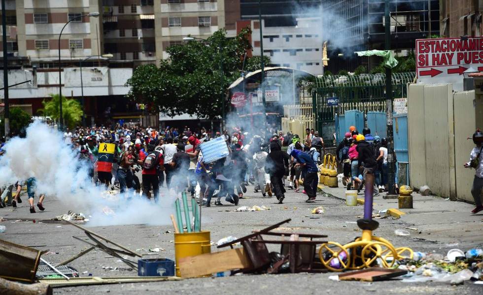Dos muertos y 3 heridos tras disturbios durante paro opositor en Venezuela