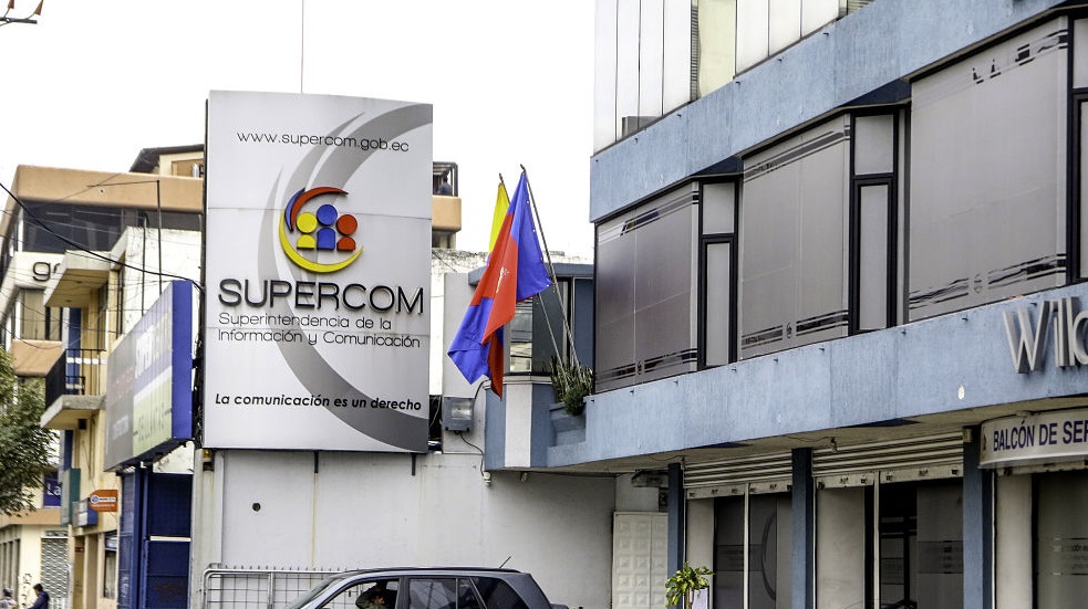 Moreno envía terna para titular de Supercom