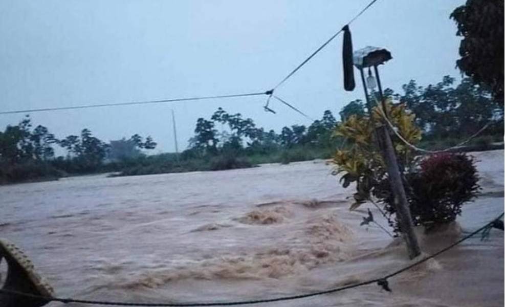 Intensas lluvias dejan varios cultivos afectados y caminos destruidos en Los Ríos