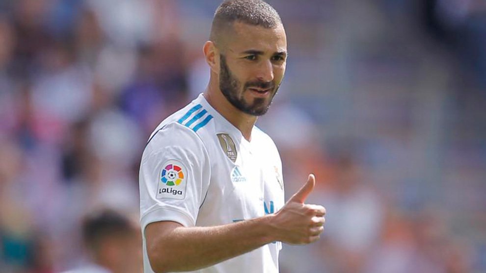 Karim Benzema renueva con Real Madrid hasta 2021