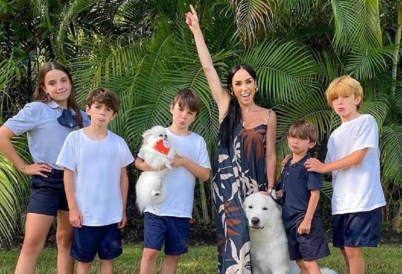 Imagen de archivo de la presentadora Inés Gómez Mont y sus hijos.