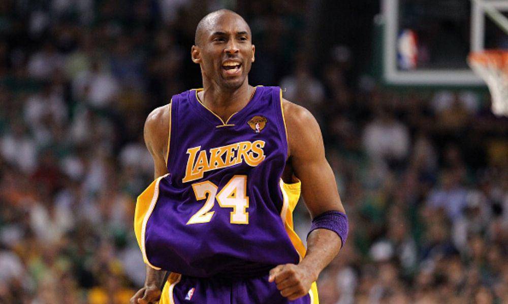Primeros zapatos Nike de Kobe Bryant, subastadas por más de $321 mil dólares