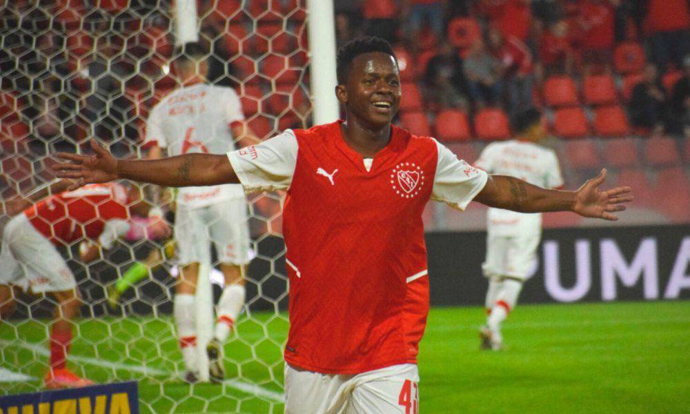 Con gol de Cazares, Independiente derrota al Atlético Tucumán