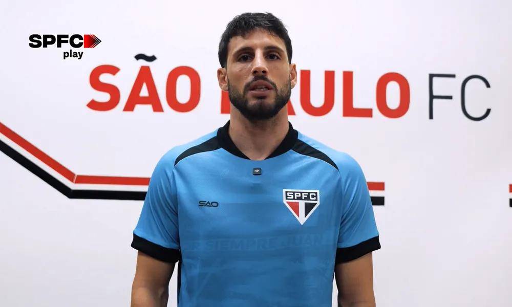 São Paulo lanza una camiseta en homenaje a Juan Izquierdo, a un año de su fallecimiento