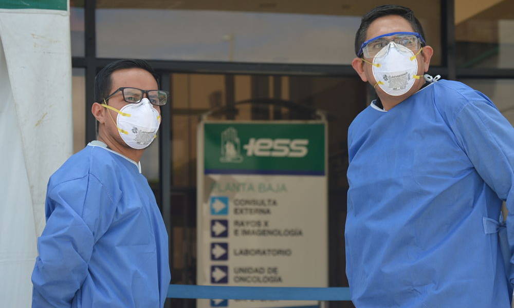 Ministerio de Salud e IESS comparten médicos e insumos para enfrentar coronavirus